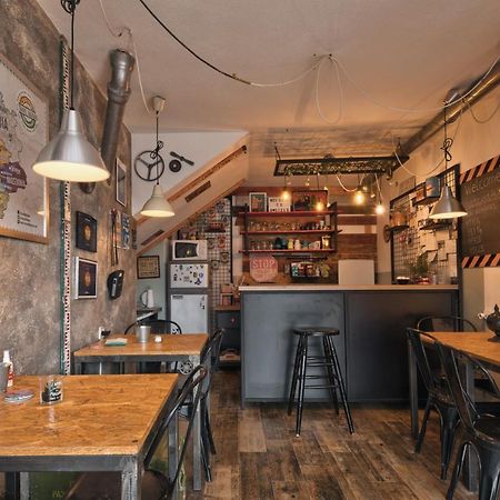 Q Podgorica Beds,Rooms And More Εξωτερικό φωτογραφία