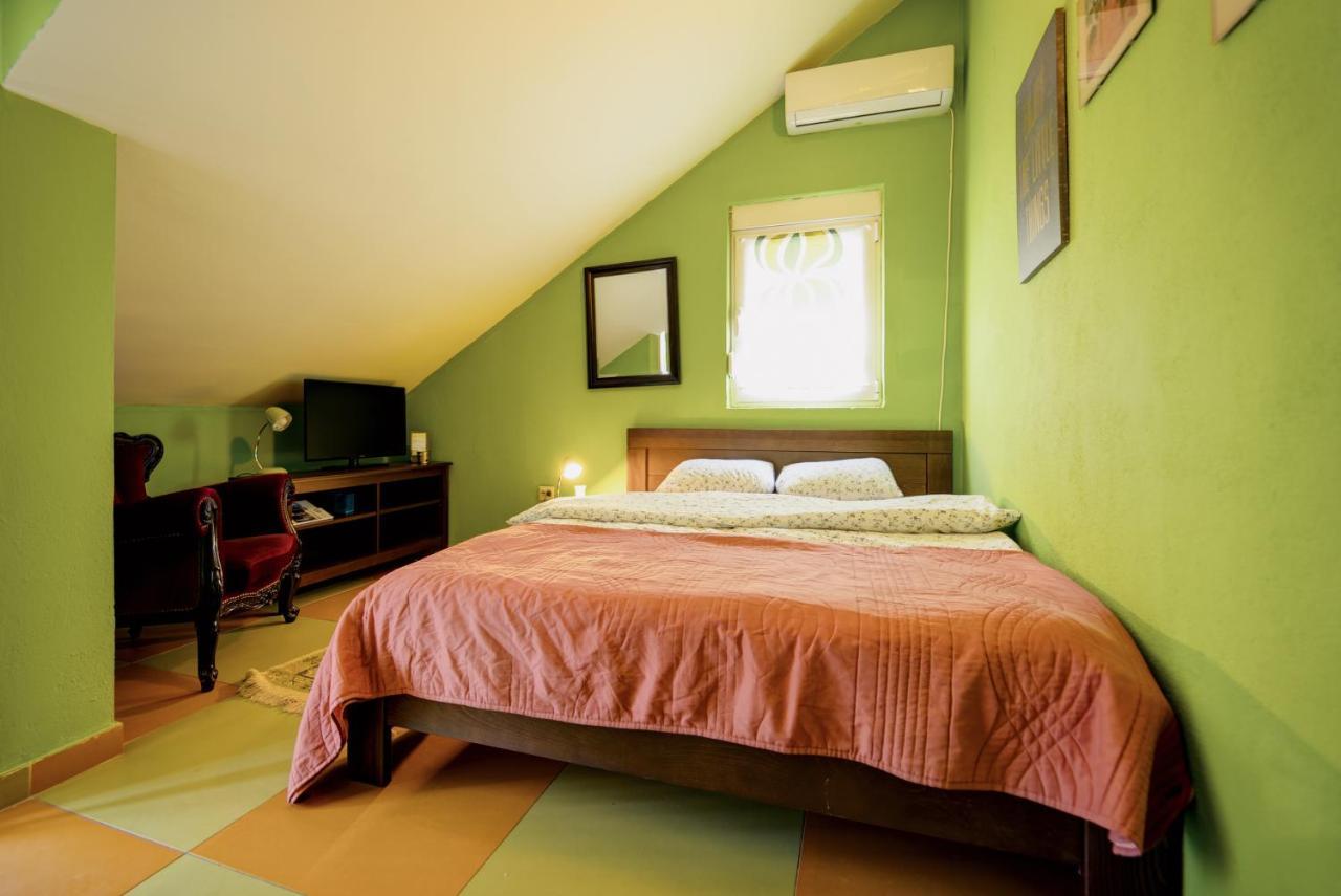 Q Podgorica Beds,Rooms And More Εξωτερικό φωτογραφία